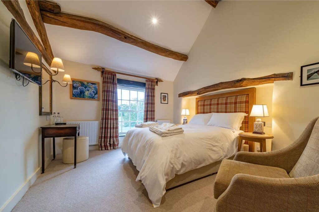 Lancashire Hotel Deals - a beautifully furnished room at the Fleece Inn